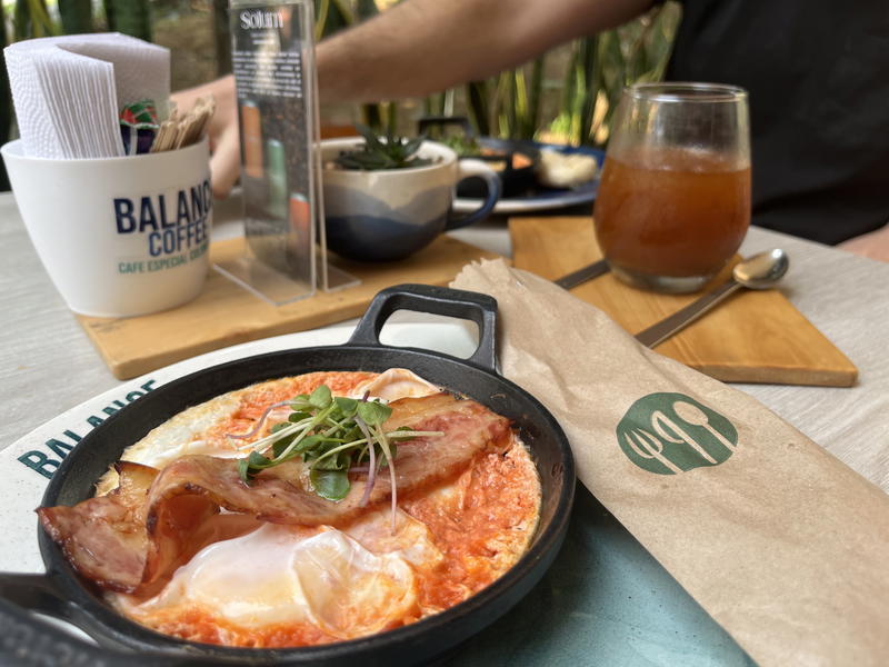 a pan of food sitting on top of a table