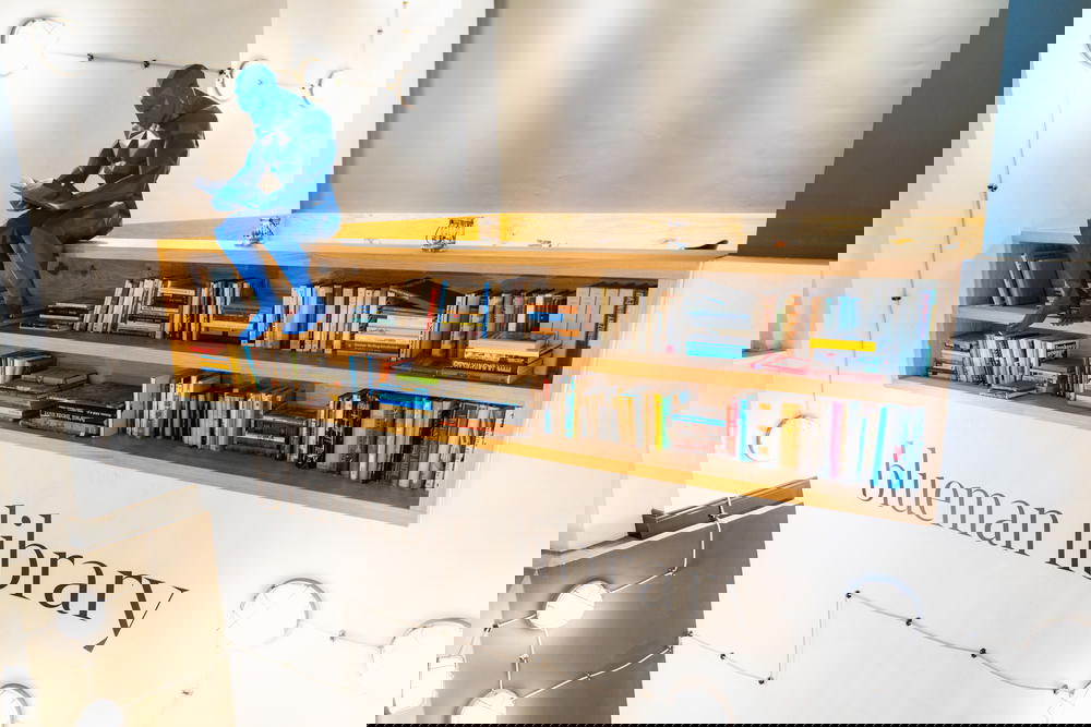 Blue man statue at MeetMe23 in Prague