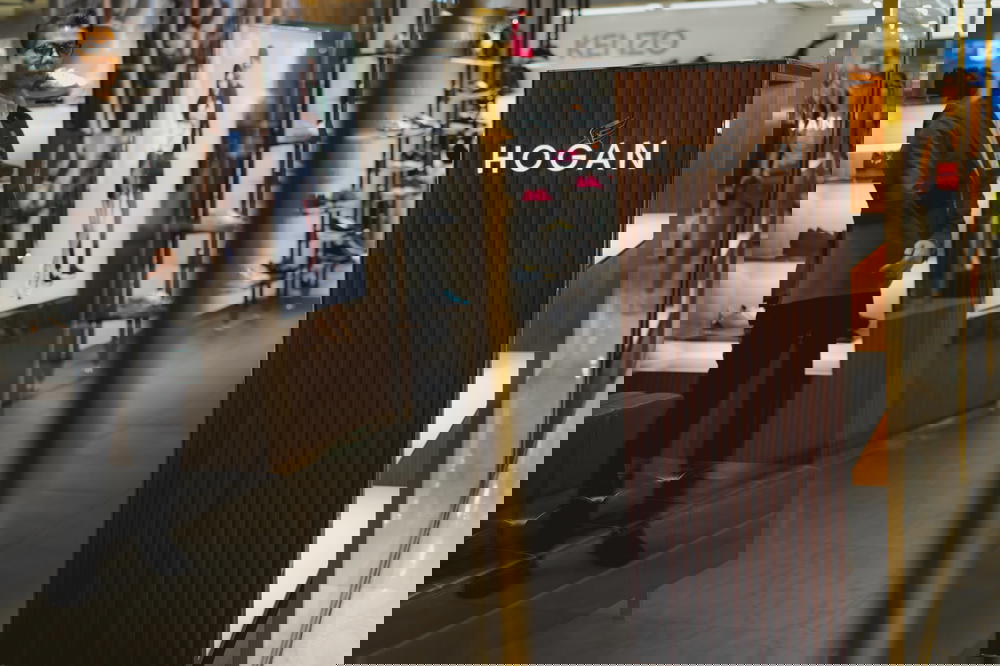 Hogan display case in a mall