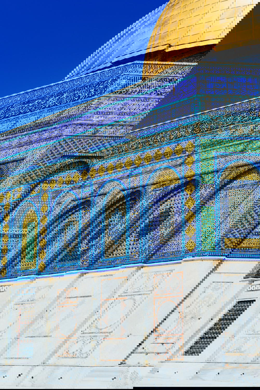 Painted arabic writing design dome of the rock muslim temple jerusalem israel