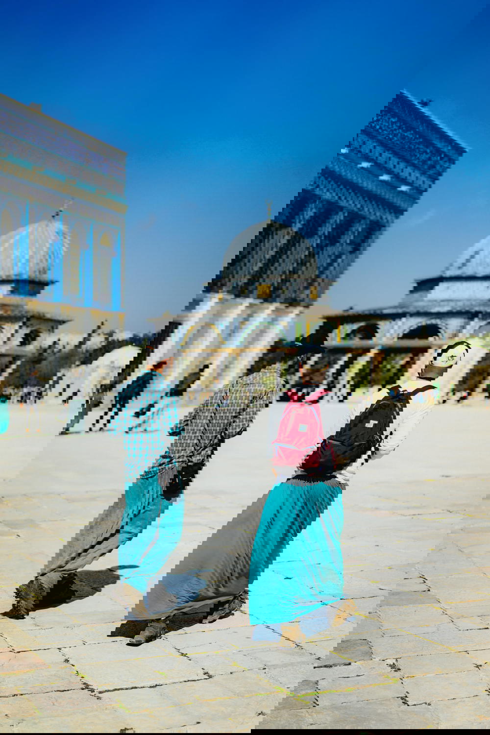 What to wear when visiting the Dome of the Rock at the Temple Mount in Jerusalem Israel