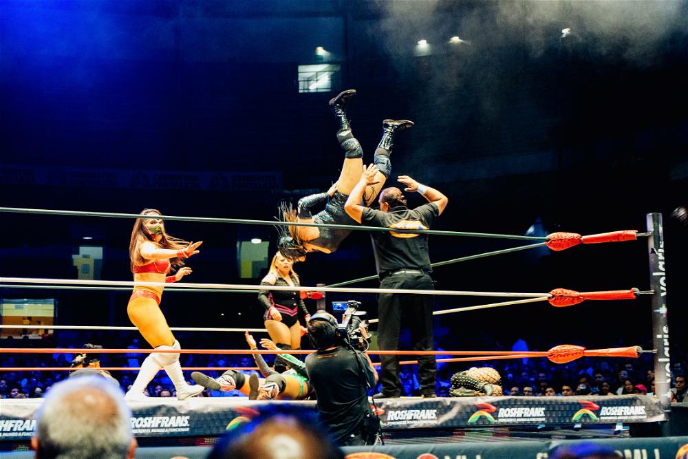 Lucha Libre women fighting in arena Mexico City CDMX Things to do