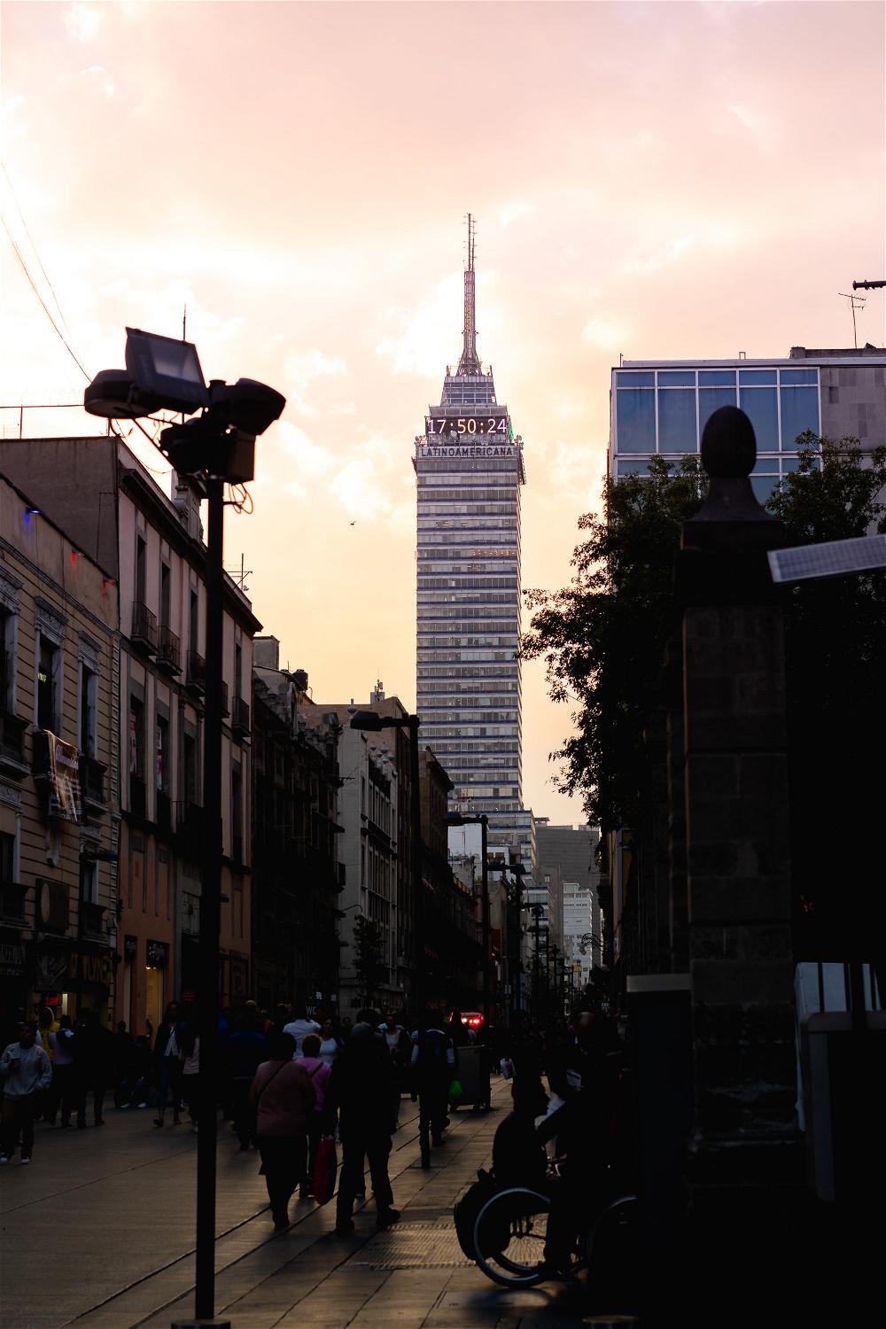 What is the tallest building in Mexico City Centro Historico downtown