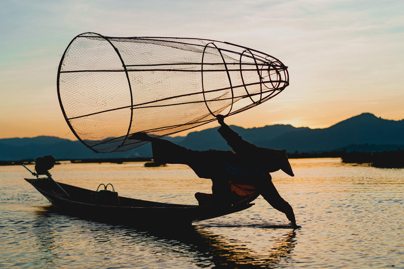 Iconic Dancing Fishermen Photos at Inle Lake, Myanmar (Burma)