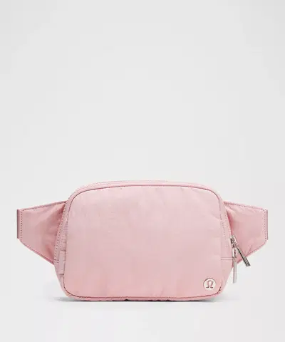 lululemon Everywhere Belt Bag