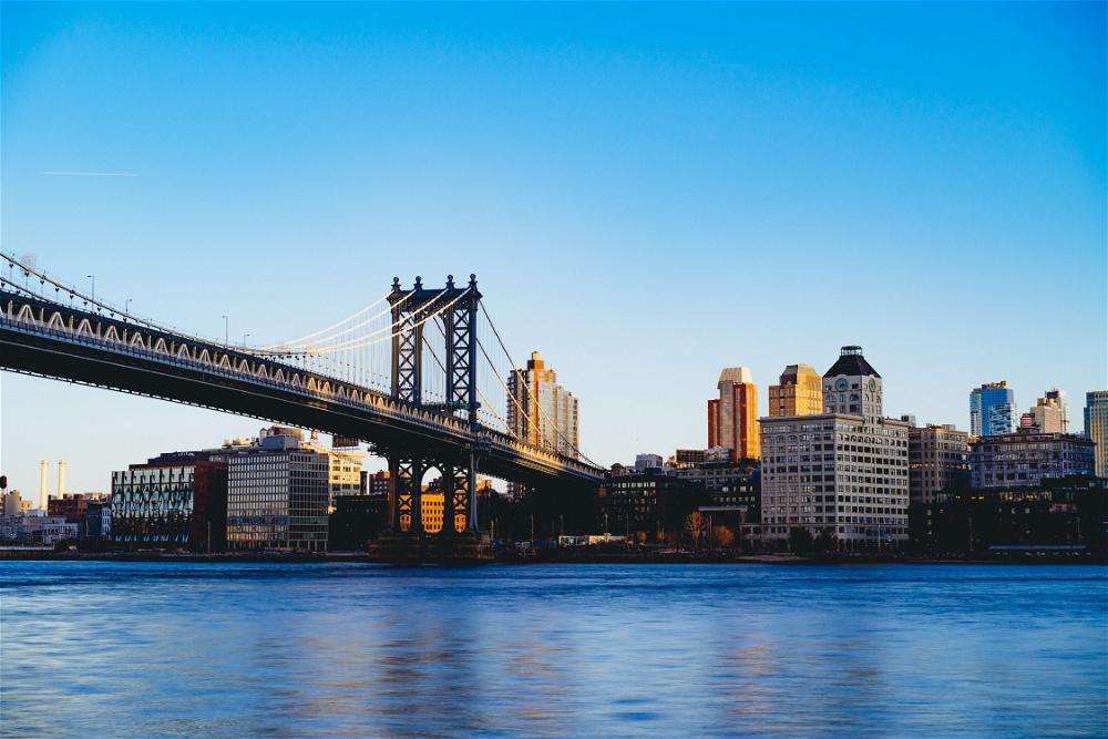 Manhattan bridge in new york city.