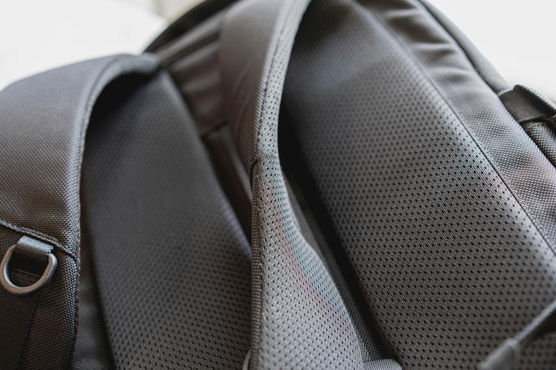 Close up of the shoulder straps on the Aer Fit Pack 3