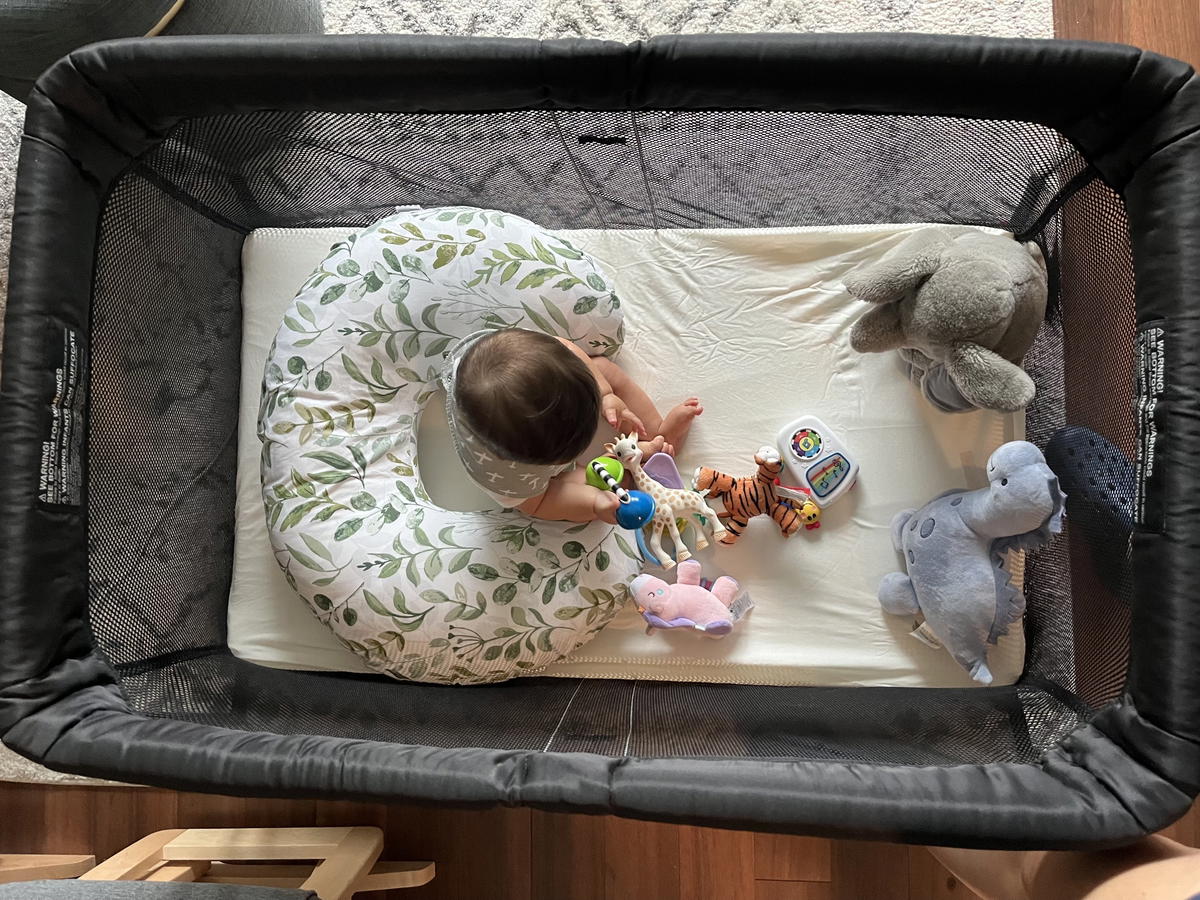 BabyBjorn Travel Crib Light Review (Tried & Tested)