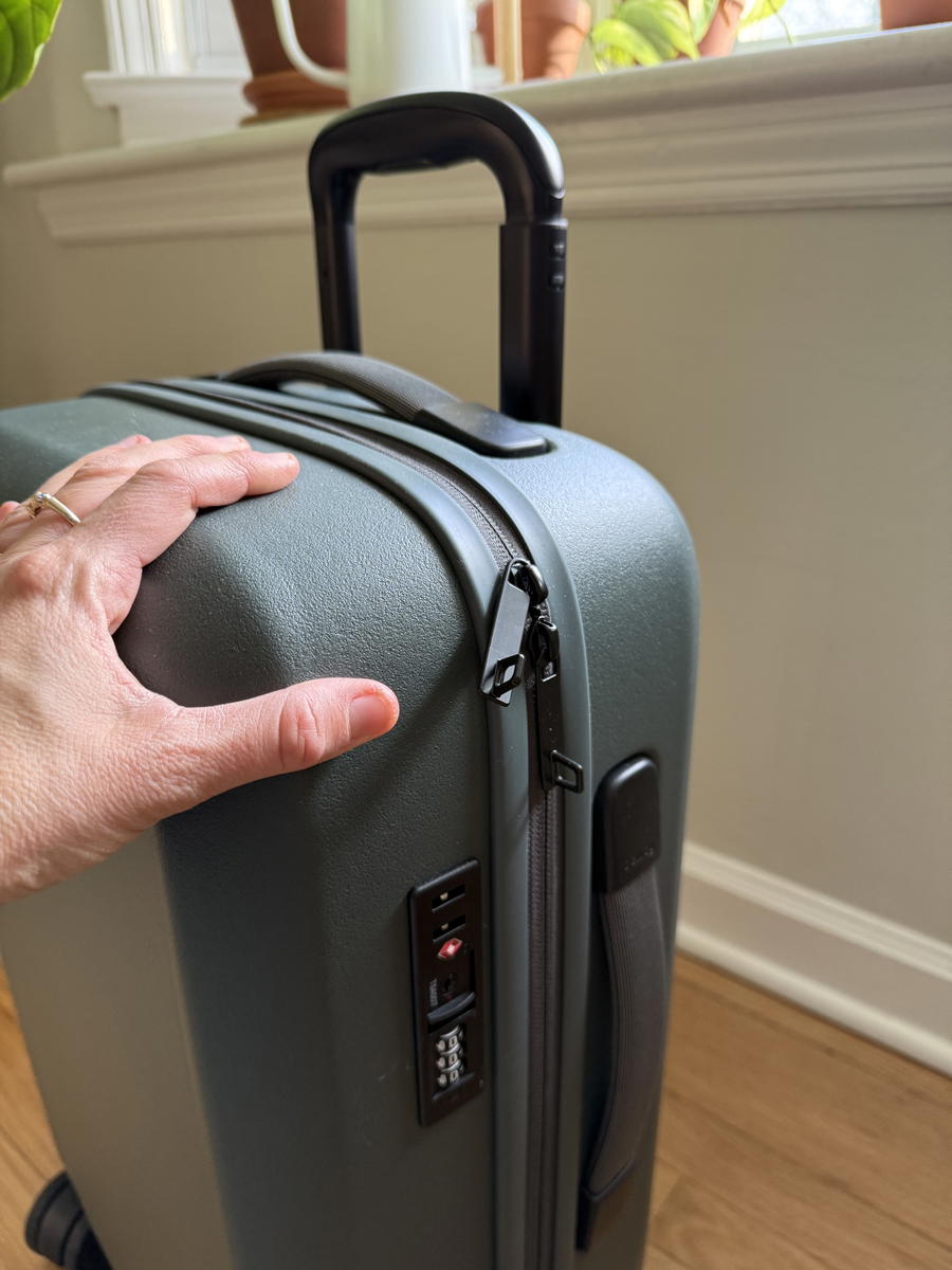 Bellroy Transit Carry-On Plus: Bagaglio A Mano 46L, Guscio Rigido In Policarbonato, Ruote Silenziose, Chalk