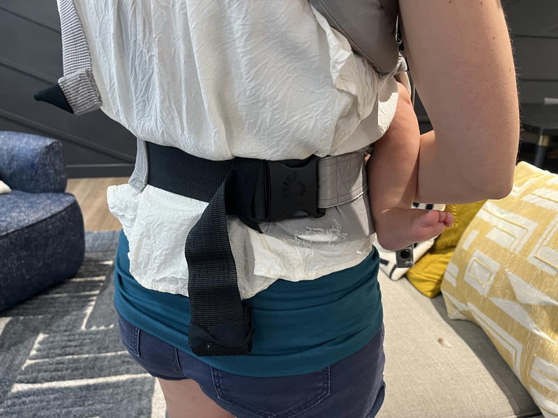 The back strap of the full buckle Ergobaby baby carrier