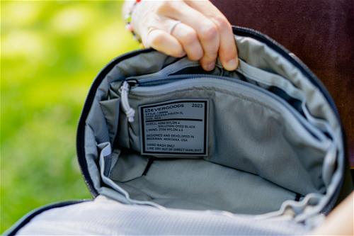 electronic travel pouch