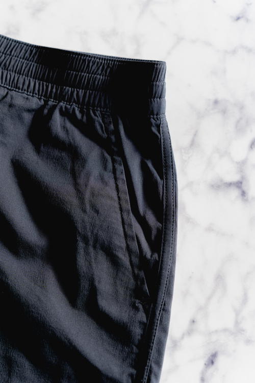 Pocket close up on the women's version of the DUER Weightless Poplin