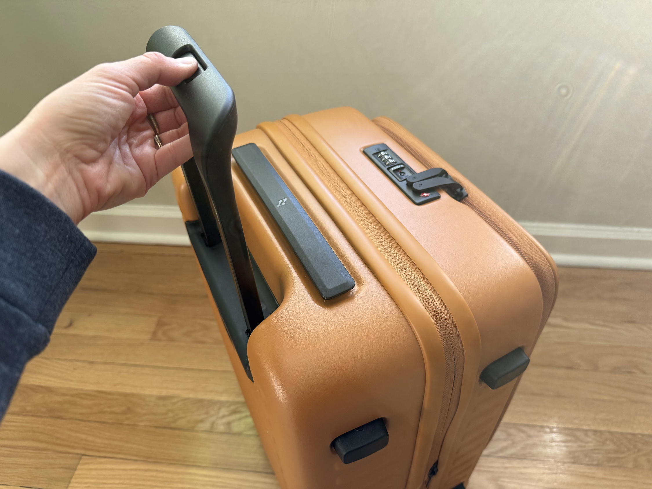 LOJEL Cubo Small Review: Sustainable Carry-on with Smart Access
