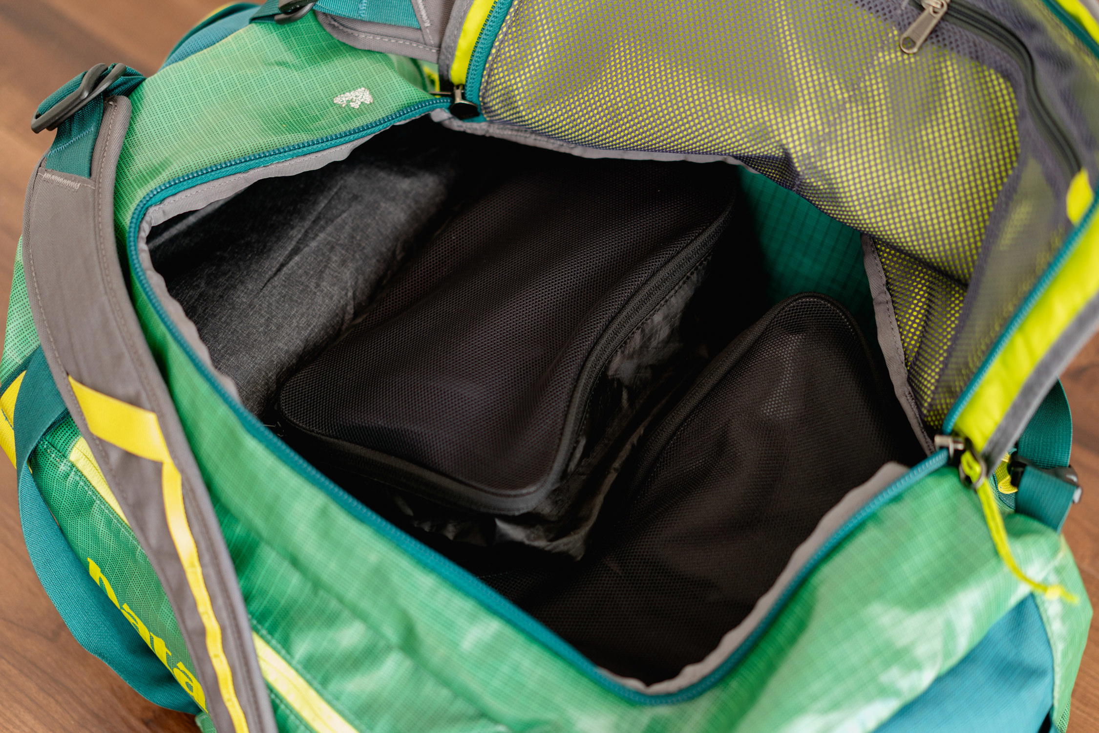 Packing patagonia black top hole duffel