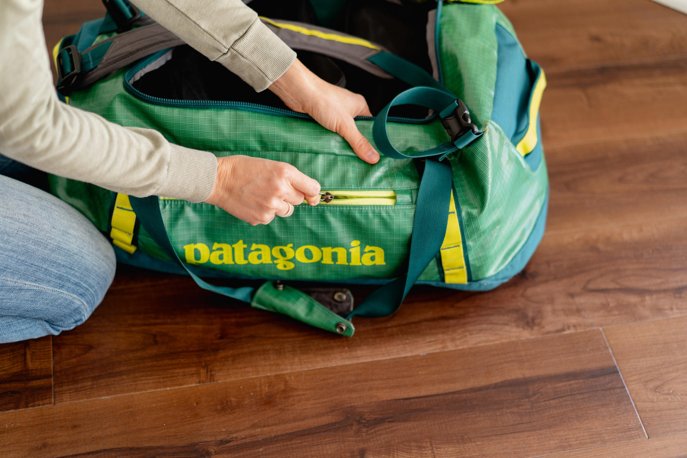 Patagonia duffel backpack straps best sale