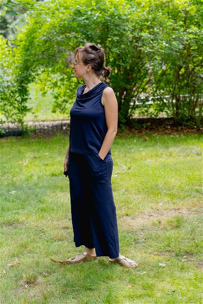 25+ Essential Best Travel Pants for Women in 2023