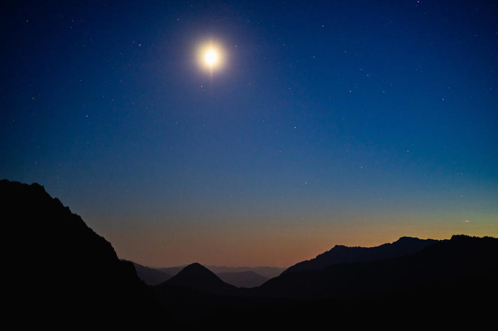 Night sky with very bright moon take photos at night