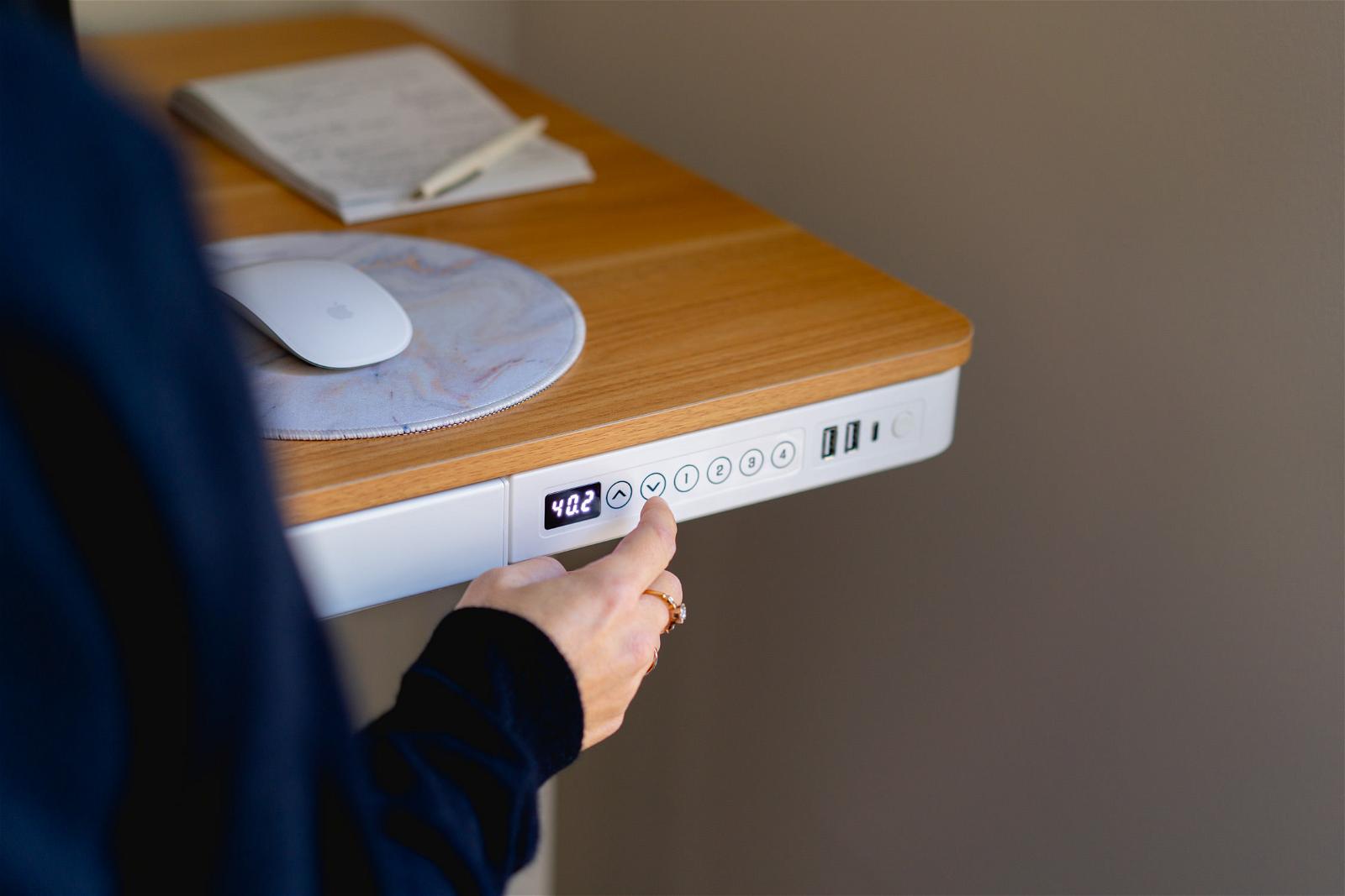 FlexiSpot Comhar All-in-One Standing Desk Review: Worth it?