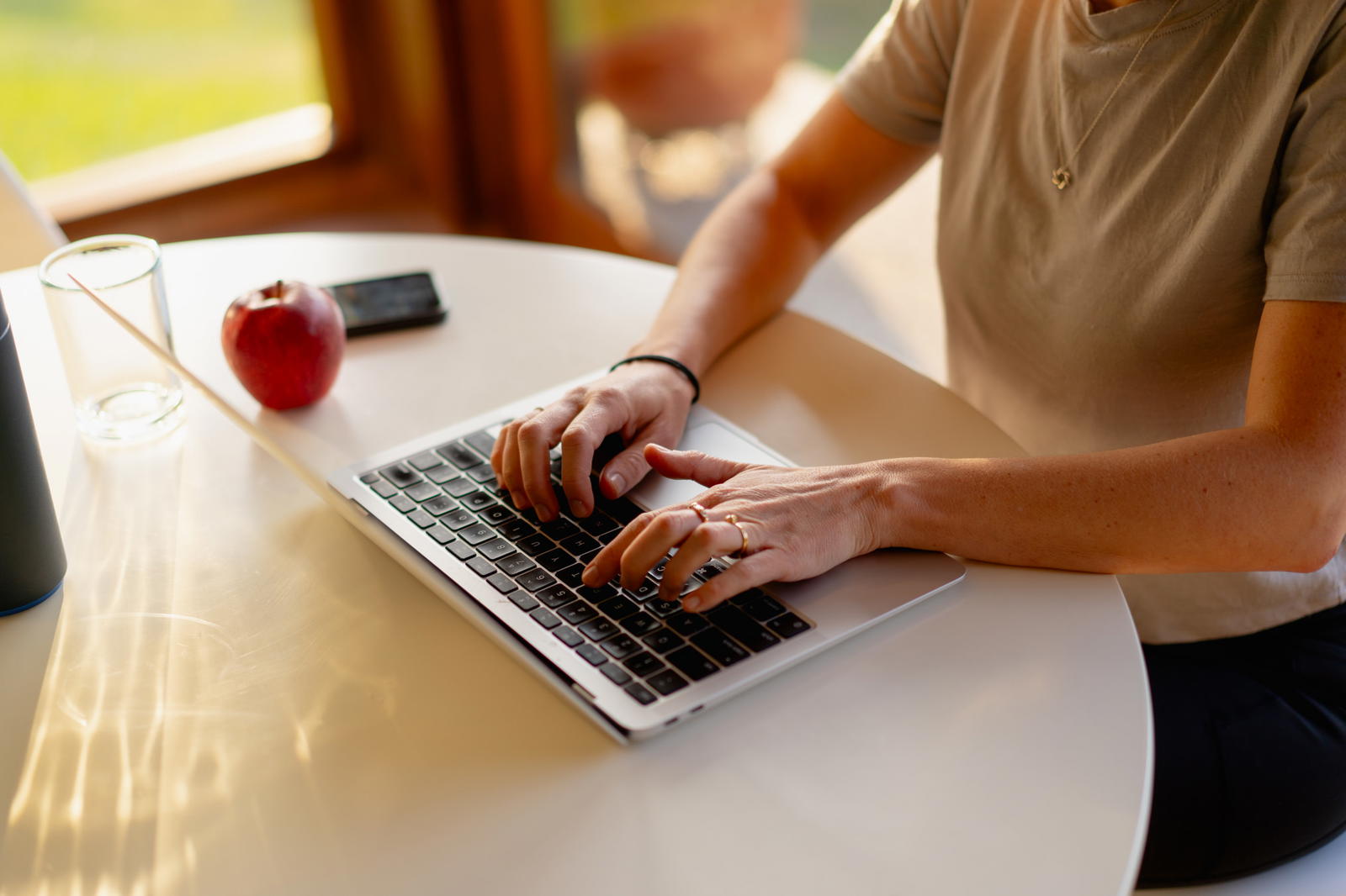 How to work best across multiple timezones (Tips that work)