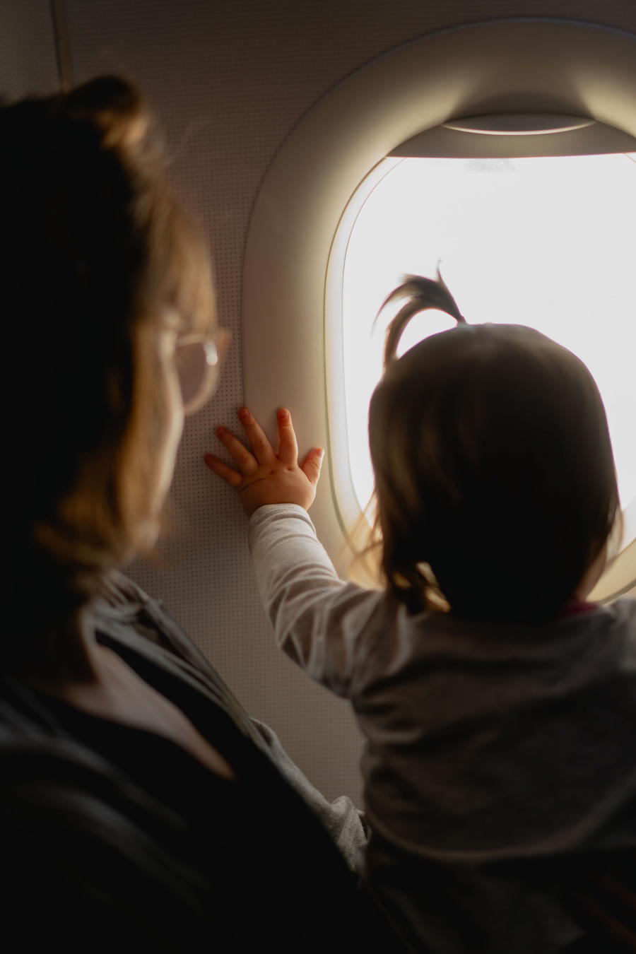 How to Survive Plane Travel with a Toddler (17 Tips for Parents)