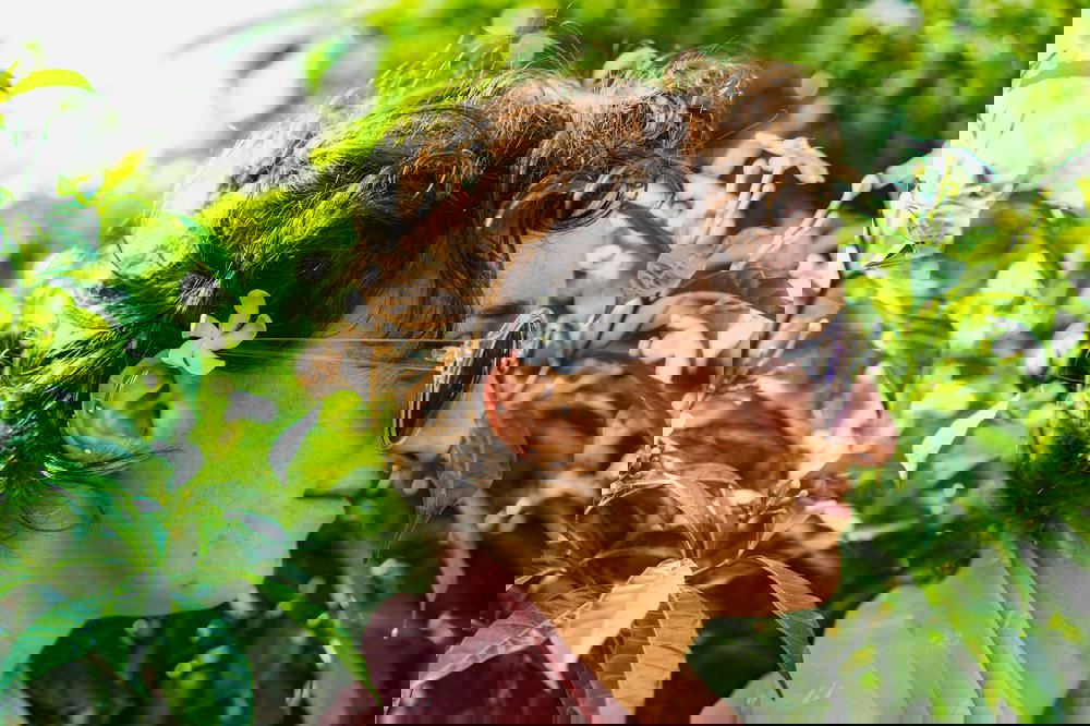 Women with a flower in her hair