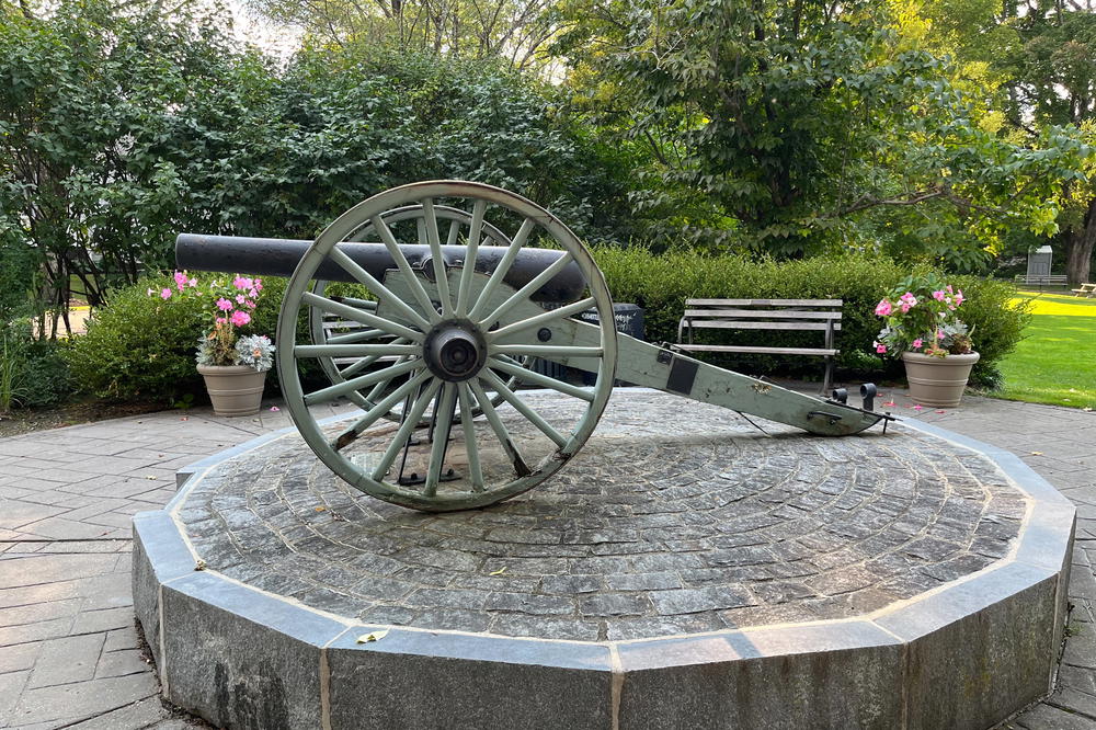 A cannon statue in Lenox, Massachusetts park.
