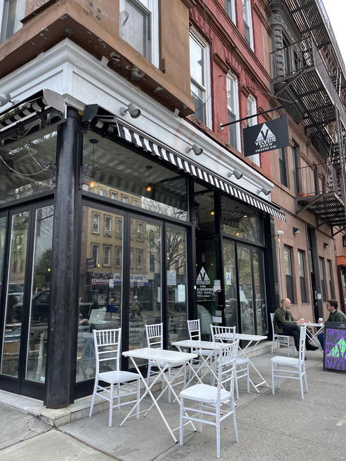 22 Best Cafes to Work in Manhattan NYC (Laptop-Friendly!)